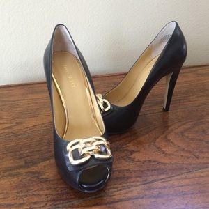 Nine West Peep toe black leather pumps