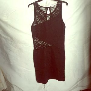 Lace bodycon black dress with lace cutout