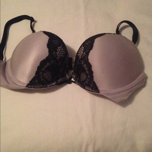 LIKE NEW VS bombshell bra 34B
