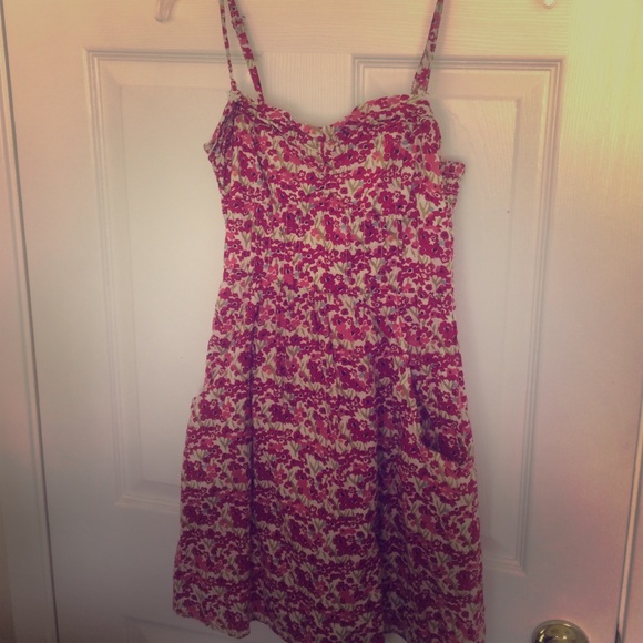 American Eagle - Floral Summer Dress with pockets!