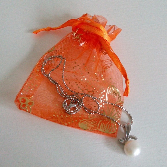 White Fresh Water Pearl Necklace 16” inch 18K GP - Picture 4 of 4