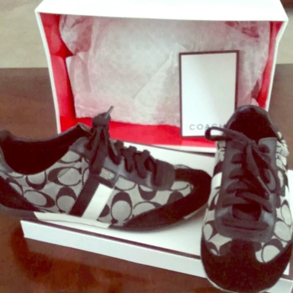 Coach Shoes/almost new 😎