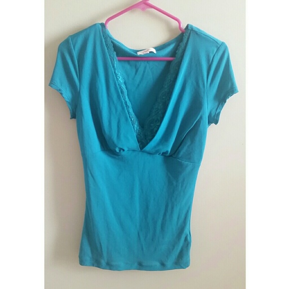 Beautiful teal top
