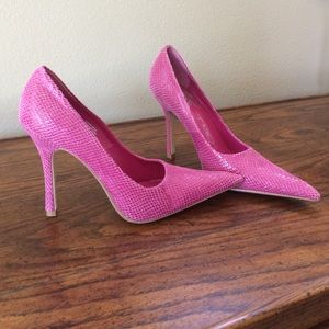 Pink snakeskin leather heels