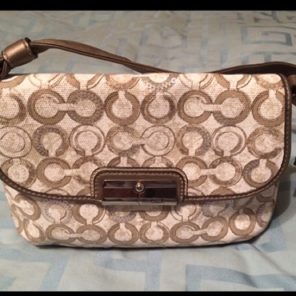 Coach shoulder bag. Small, used once, perfect!