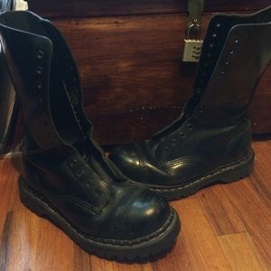 14 hole steel toe boots