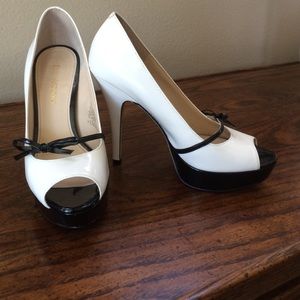 Black/white patent leather peep toe heels