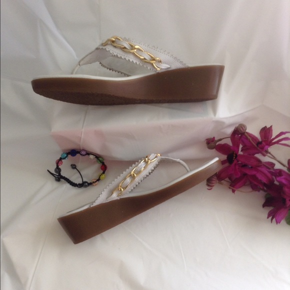 SOLD Eric Javits wedge thongs size 6.5 - Picture 3 of 4