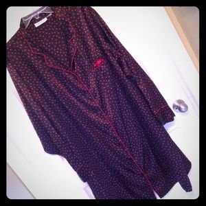 Black night shirt with red polka dots