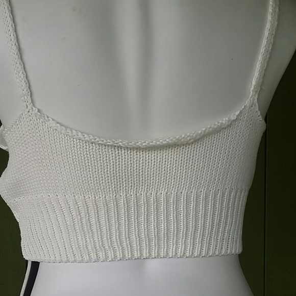 ❤️❤️NWOT Adorable Knit crop Top❤️❤️ - Picture 4 of 4