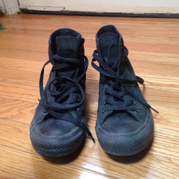 Black converse 8