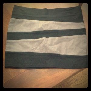 Poof mini stretch skirt