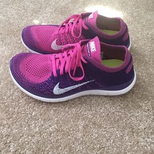 Women's Nike frees fly knit