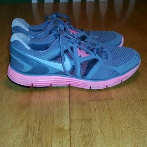 NIKE LUNAR GLIDE RUNNING SNEAKERS