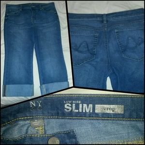 SALE~ New York and Company Cropped Pants