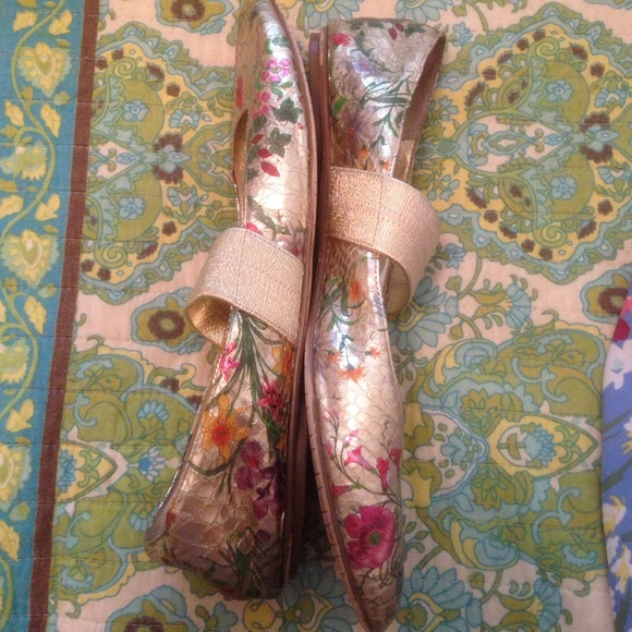 SALE 🌷 Dune London shoes gold floral flats - Picture 3 of 4