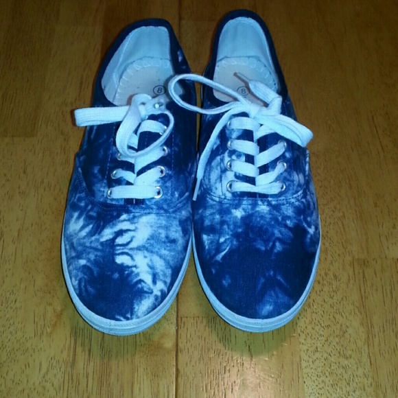TIE DYE SNEAKERS
