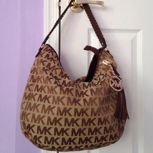 💯 Authentic Michael Kors Bennet 👜