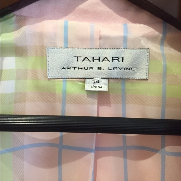 Tahari - Picture 2 of 3