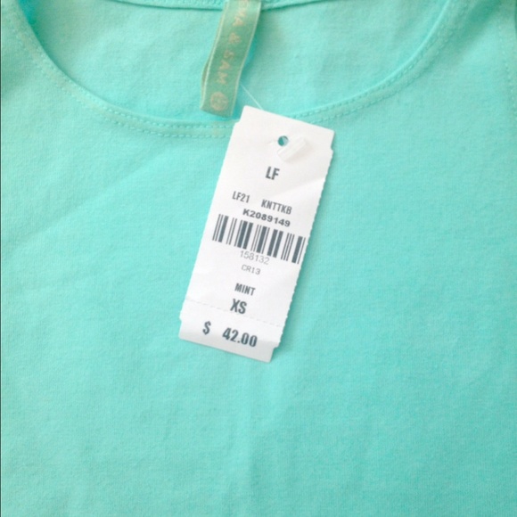 🚫sold🚫New LF Crop Top - Picture 2 of 3