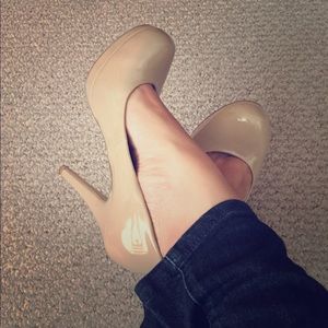 🚫SOLD🚫Madden Girl Nude Patent Platform Pumps 8.5