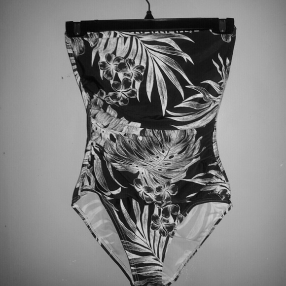 Detailed Onepiece bathingsuit