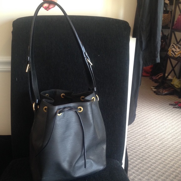 Louis Vuitton Epi Handbag- Authentic!
