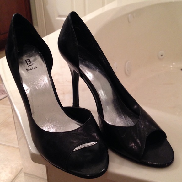 🎉Final Sale🎉 Sassy black pumps