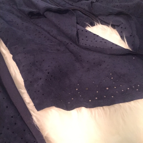 extra bcbg jacket pics - Picture 4 of 4