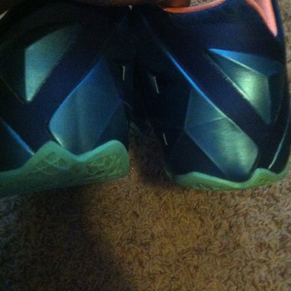 ️Shoes - Picture 3 of 4