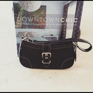 AUTHENTIC COACH BLACK LEATHER MINI PURSE