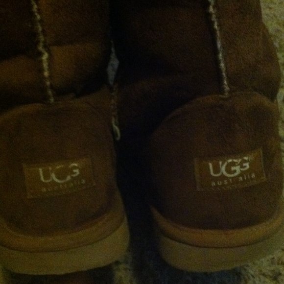 Uggs - Picture 2 of 3
