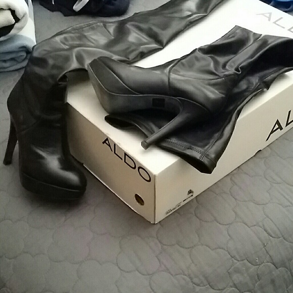 Boots - Picture 2 of 4