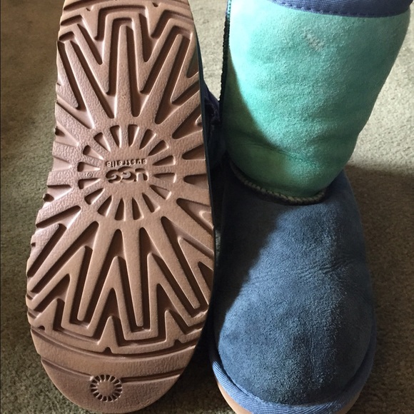 UGG size 5y - Picture 2 of 4