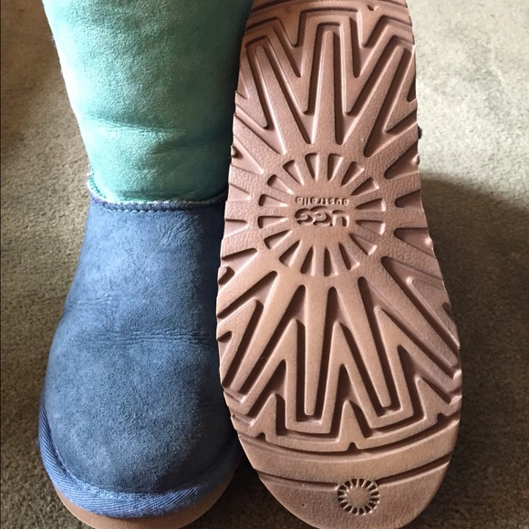 UGG size 5y - Picture 3 of 4