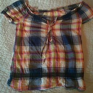 Cute lightweight Hollister top