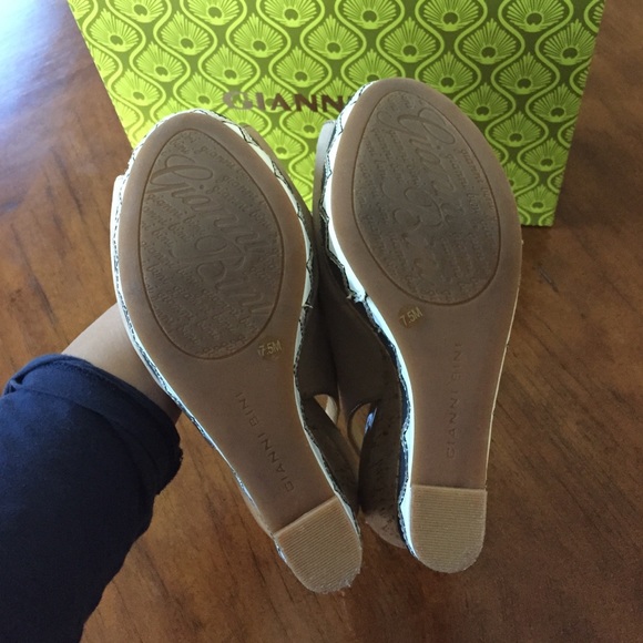 Gianni Bini Cork Wedges - Picture 4 of 4