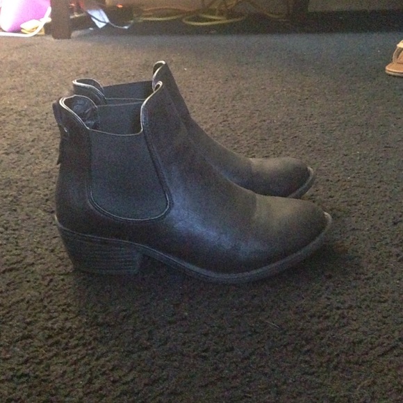 Shoes - Faux leather booties