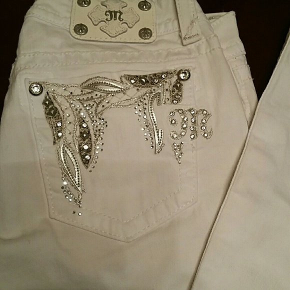Brand new 29?33 miss me jeians lots of bling ,whit