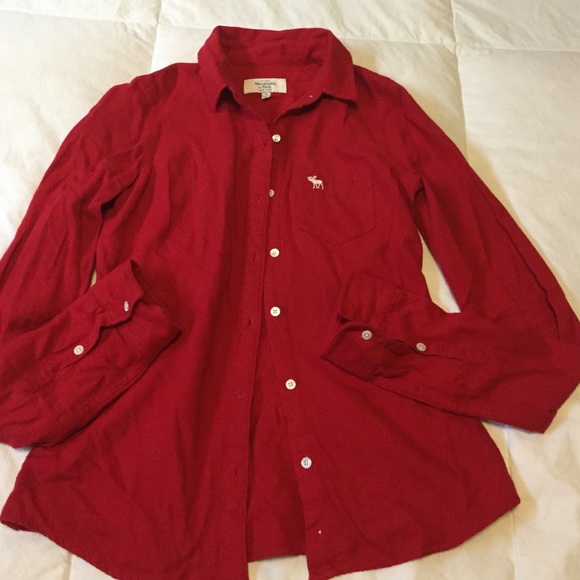 Shirt color red