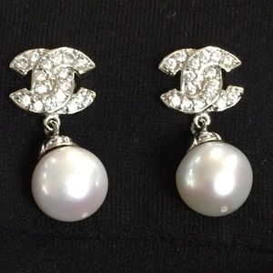 ‼️Price Dropped‼️Cultured Freshwater Pearl Earring
