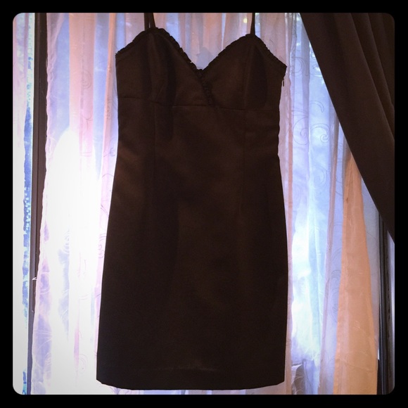 Dress - Picture 1 of 4