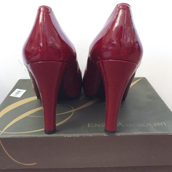 Red heels - Picture 3 of 3