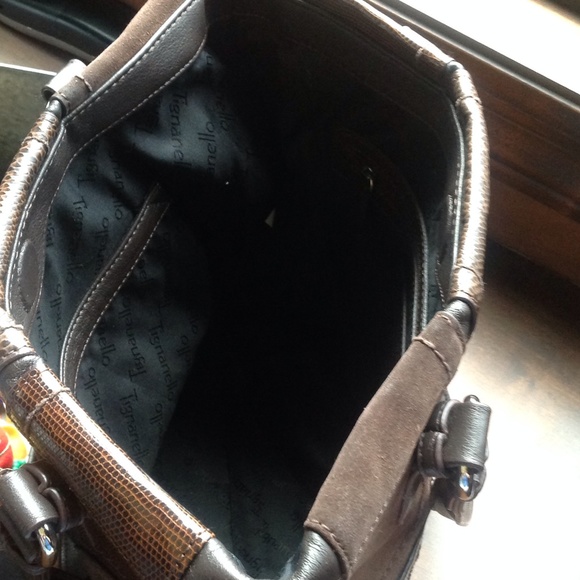 🌷reduced🌷Tignanello leather bag with tassel.⬇️⬇️ - Picture 4 of 4