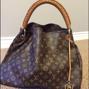 Louis vuitton artsy handbag
