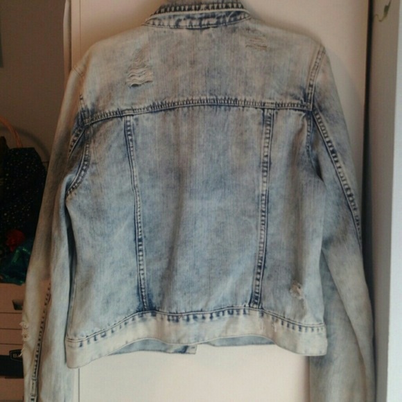 Light Washed Bethany Mota Jean Jacket Size Medium - Picture 3 of 4
