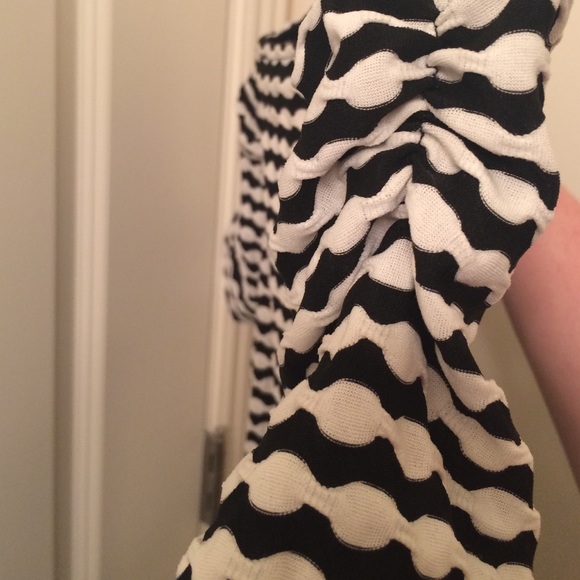 Patterned Dress ❤SOLD - Picture 2 of 3