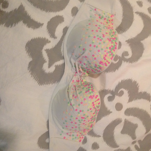 VICTORIAS SECRET bikini top size 34b