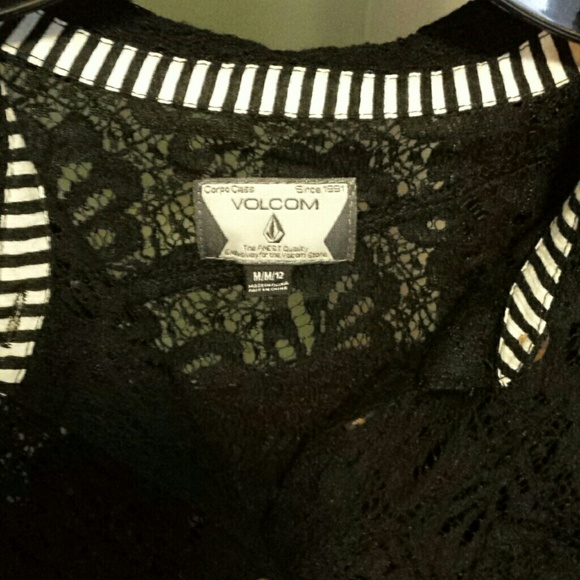🆕🆕 LISTING VOLCOM  BLACK LACE TOP - Picture 2 of 3