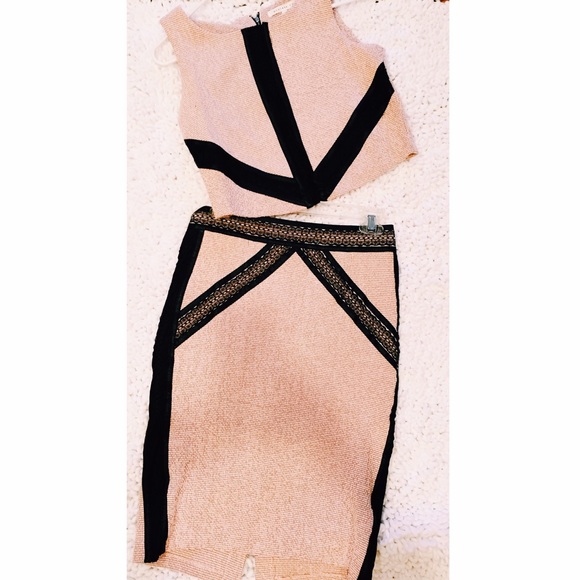 ❌❌❌SOLD ! ❌❌❌Pink and black embroidered set